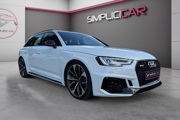 AUDI RS4 AVANT