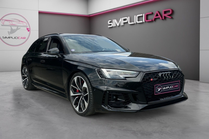 AUDI RS4 AVANT